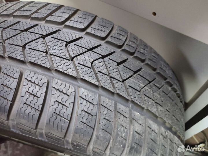 Pirelli Winter Sottozero 3 255/35 R21 98V