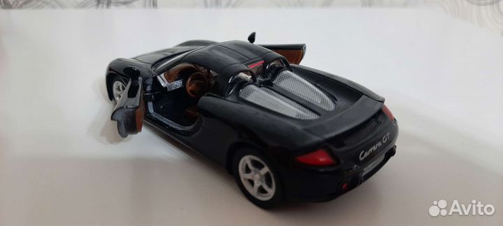 Коллекционные машинки kinsmart