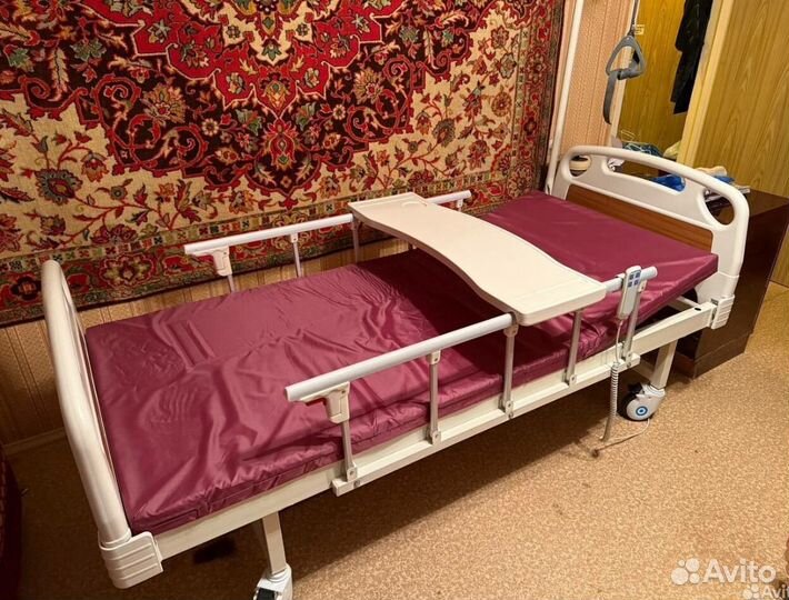 Медицинская кровать с электроприводом бу DB-7