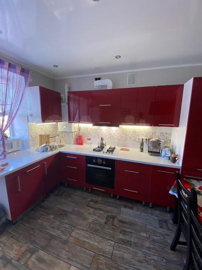 2-к. квартира, 77 м², 2/3 эт.