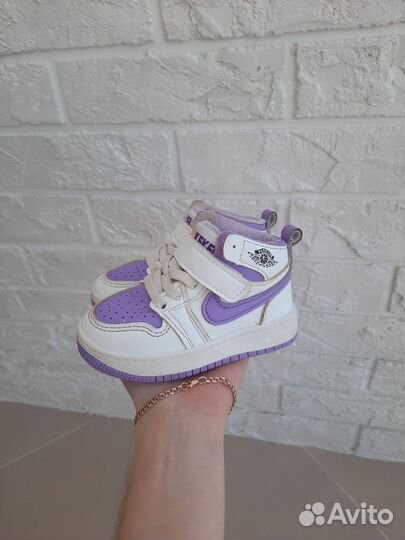 Кроссовки для девочки