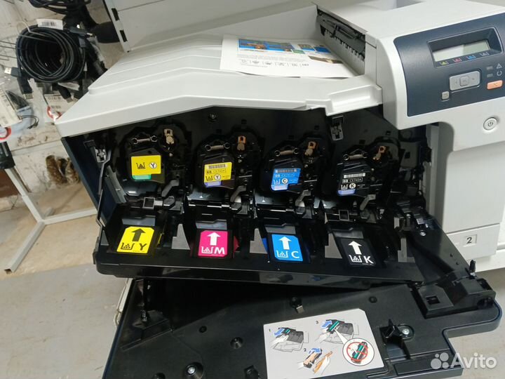 Цветной HP Color LaserJet CP5225 Пробег Маленький