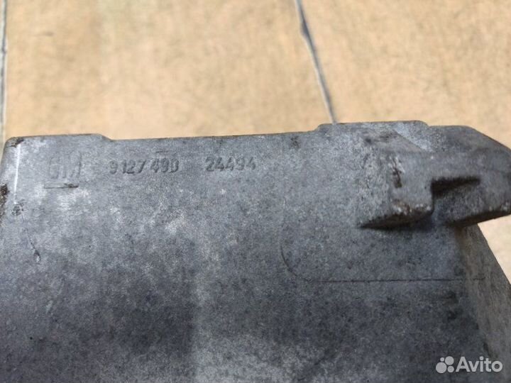 Кронштейн двигателя Opel Corsa C Z12XE 2004