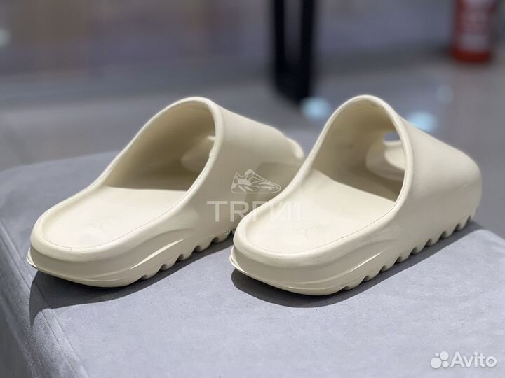 Тапки adidas yeezy slide bone