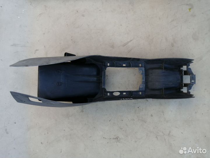 Консоль между сидениями для VW Vento 1991-1997