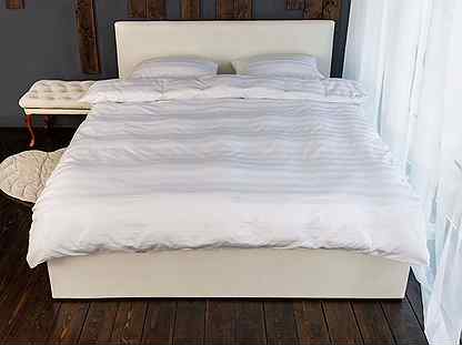 Кровать �двуспальная с матрасом