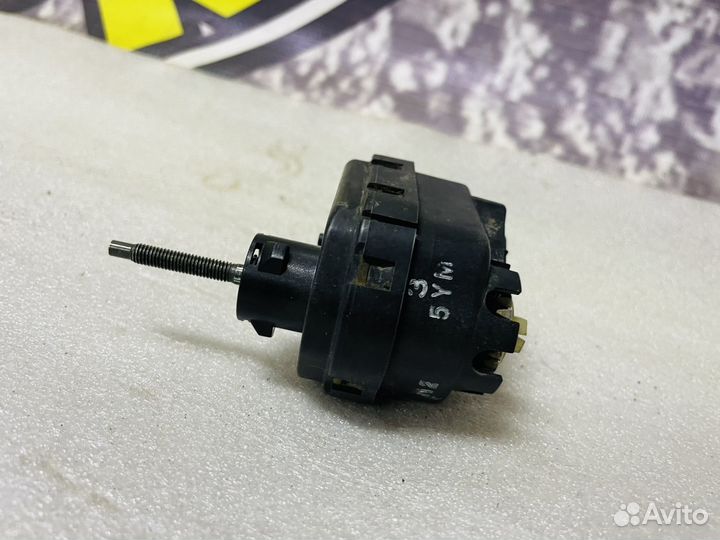 Корректор фары Toyota Land Cruiser 100 до 2005