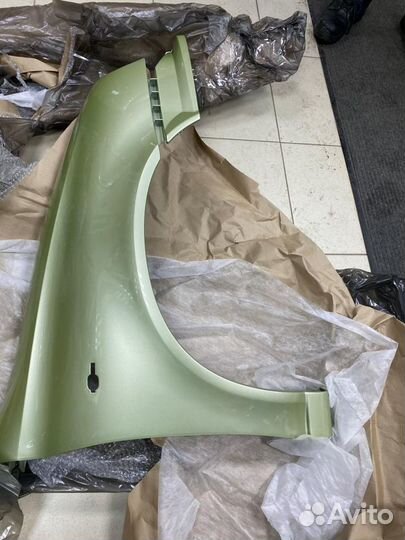 Крыло 1118 Пластик правое Аспарагус