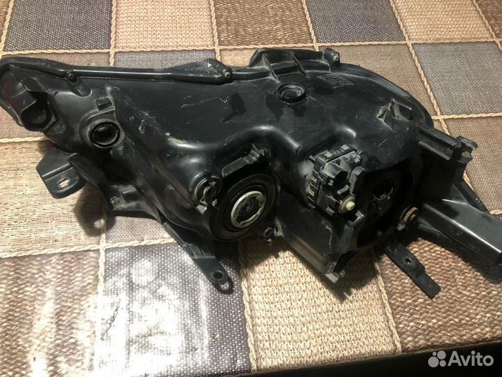 Фары на toyota camry 50