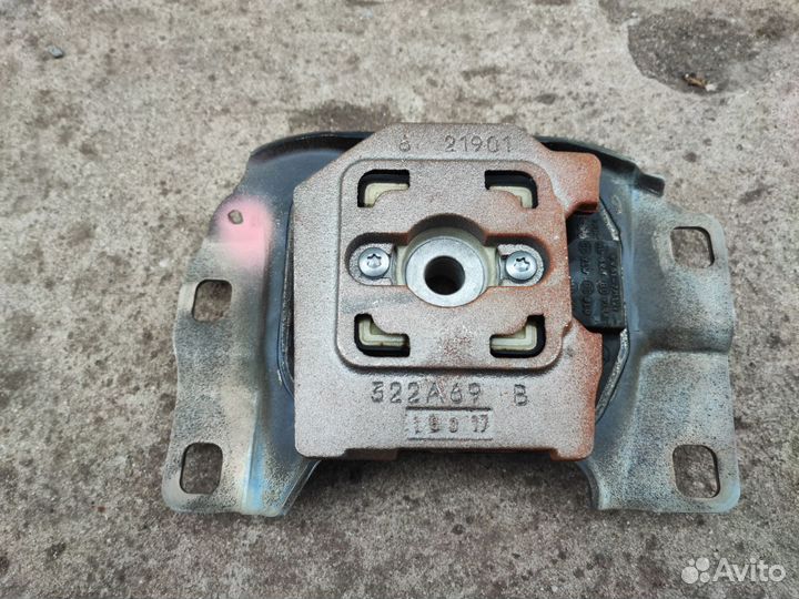 Подушка кпп Ford Focus 3