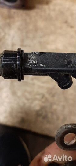 Форсунка топливная (рампа) Daewoo Nexia Chevrolet