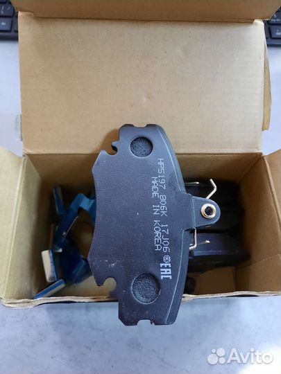 Тормозные колодки передние