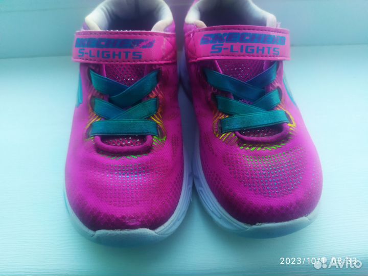 Кроссовки для девочки