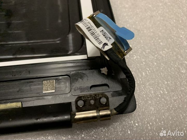 Крышка матрицы с петлями и шлейфом Asus UX31