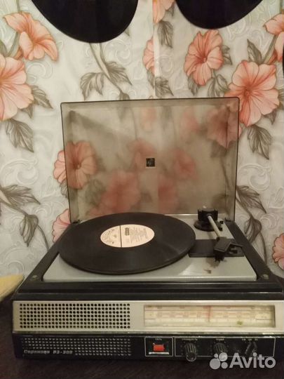 Проигрыватель винила Вега
