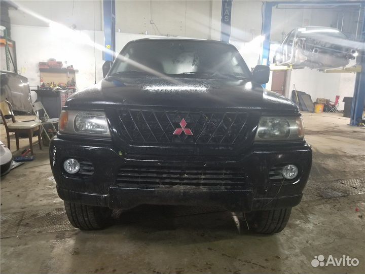 Разбор на запчасти Mitsubishi Montero Sport / Paje