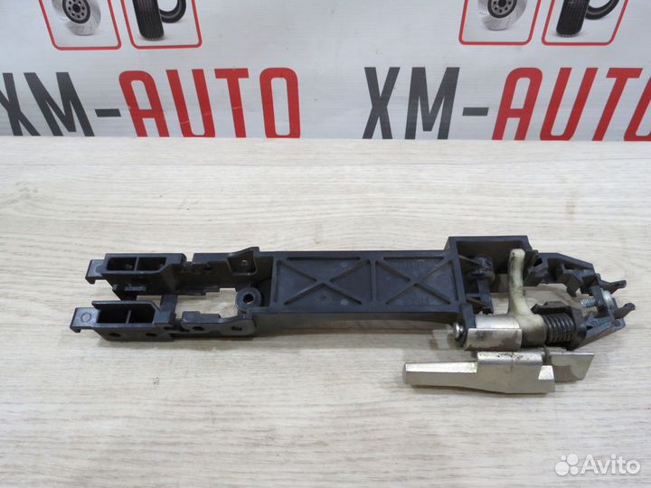 Кронштейн ручки задний левый Nissan Almera g15