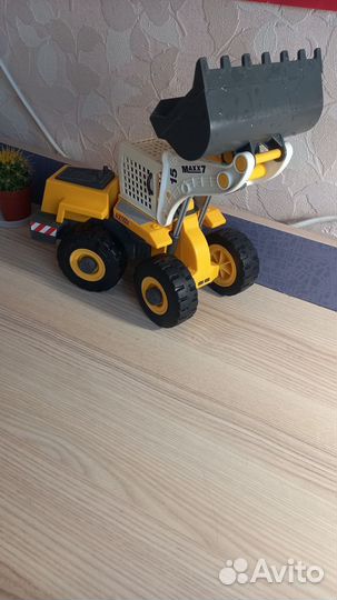 Экскаватор игрушка