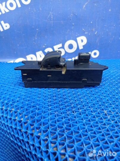 Блок управления стеклоподъемниками Mitsubishi Colt