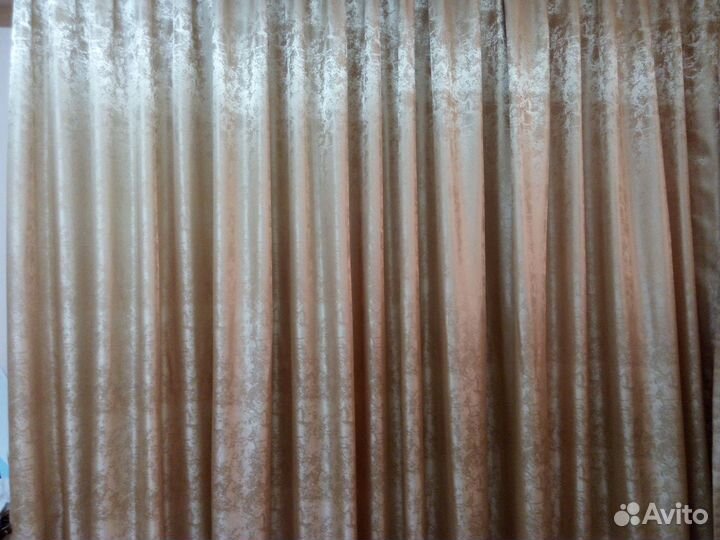 Шторы бежевые (высота 275 см)