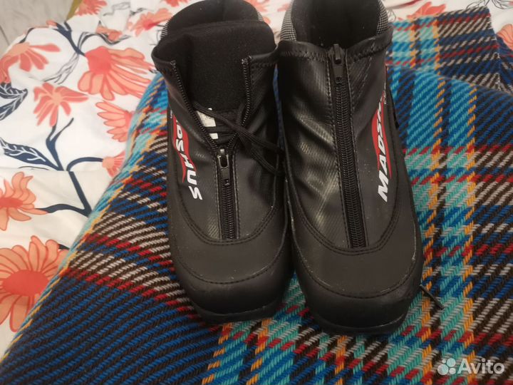 Лыжные ботинки