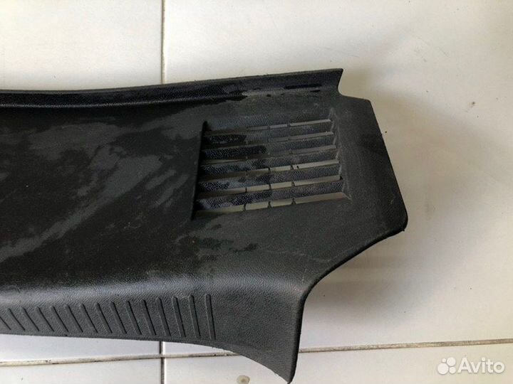 Накладка двери багажника Renault Megane 3 2009