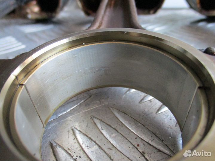 Поршень с шатуном Volkswagen Caddy 3 2007г