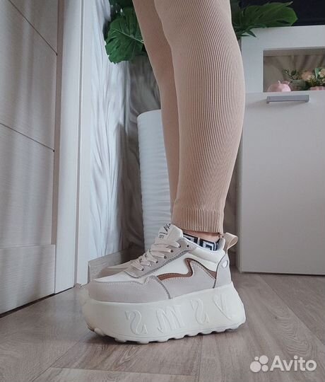 Кроссовки на платформе 36 размер