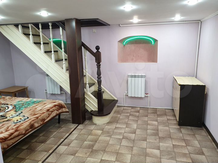 1-к. квартира, 90 м², 1/2 эт.