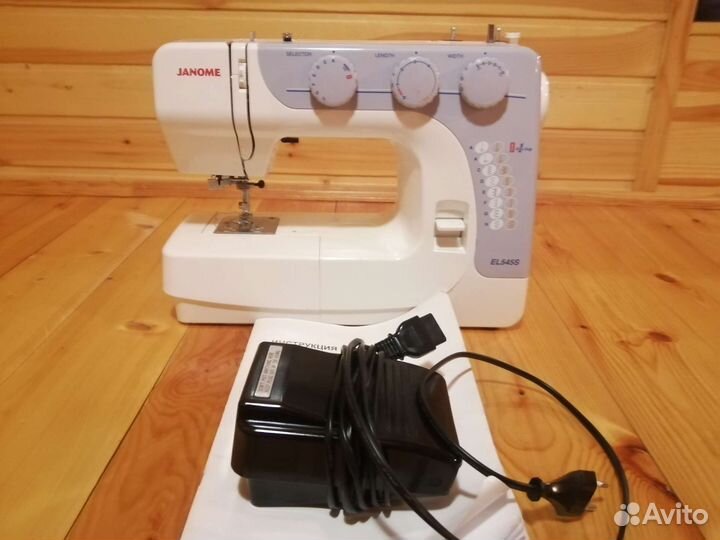 Швейная машина Janome