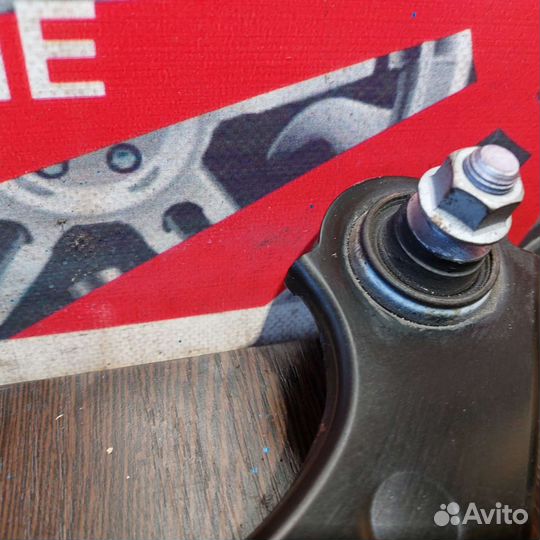 Рычаг подвески верхний правый камри 70