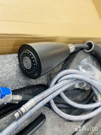 Смеситель для кухни с фильтром и гибким новый