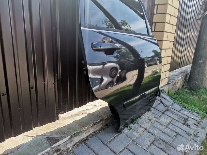 Дверь задняя правая хэчбек Suzuki Liana