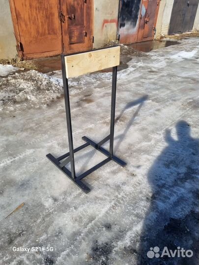 Стойка для подвесного лодочного мотора