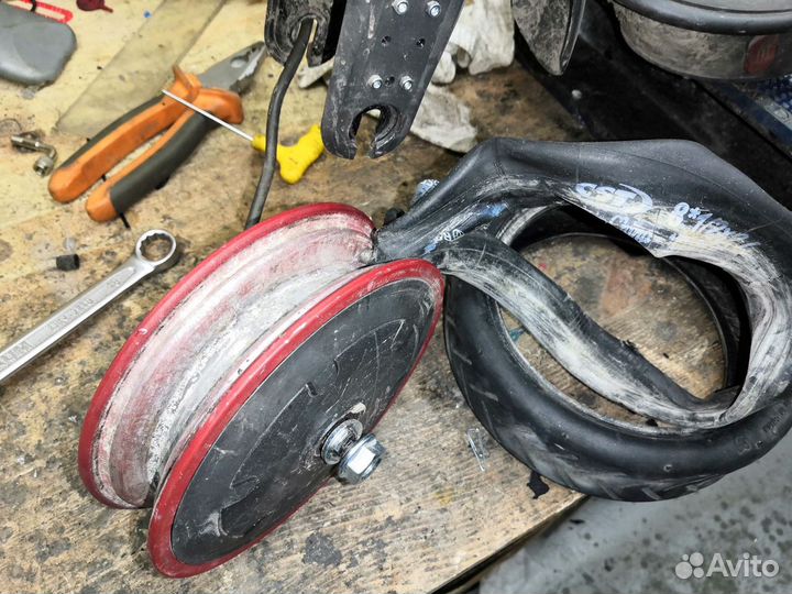 Шиномонтаж камер и покрышек электросамокатов