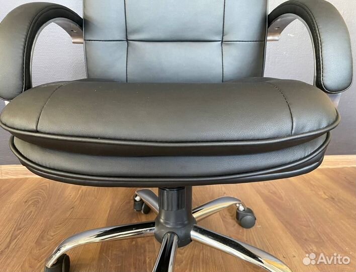 Офисное кресло новое
