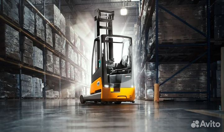 Водитель высотного штабелёра (ричтрака)