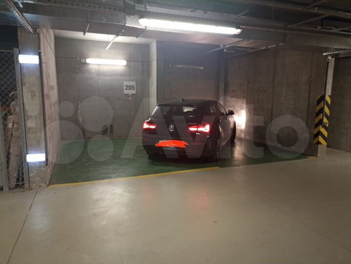 Машиноместо, 27 м²