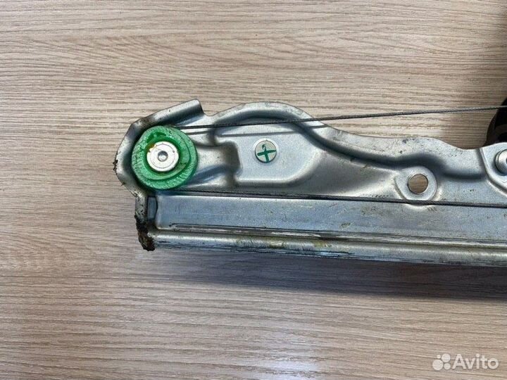 Стеклоподъемник передний левый LADA X-Ray