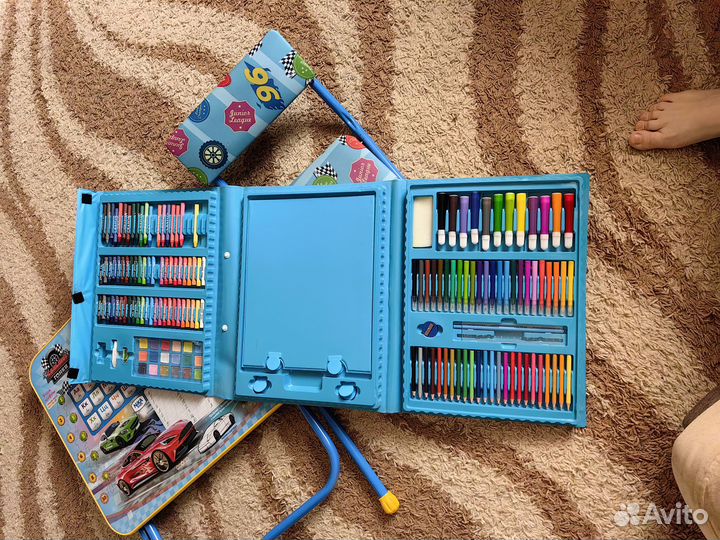 Стол складной+стул складной+набор для рисования