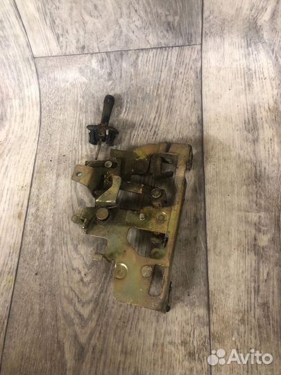 Замок правой задней распашной двери 701 827 503