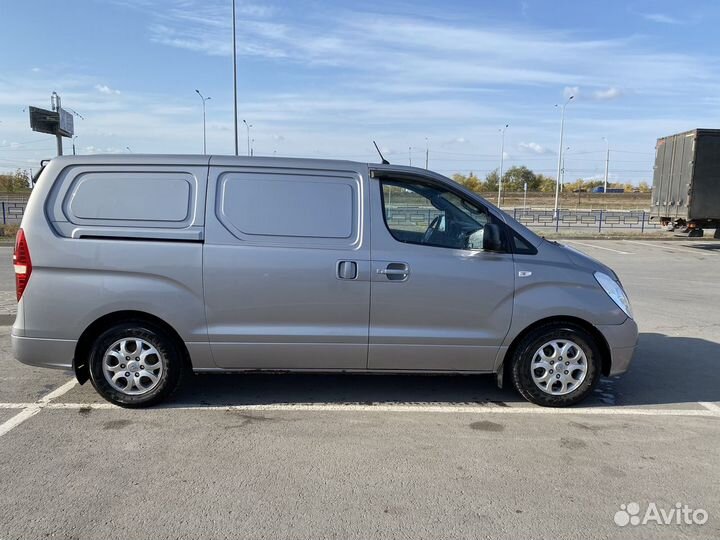 Hyundai Grand Starex 2.5 AT, 2011, 422 000 км