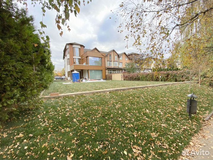 Рулонный газон с укладкой