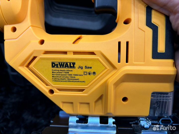 Лобзик DeWalt аккумуляторный в кейсе 18V