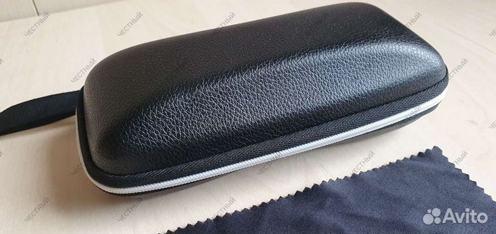 Защитный футляр для очков с салфеткой новый