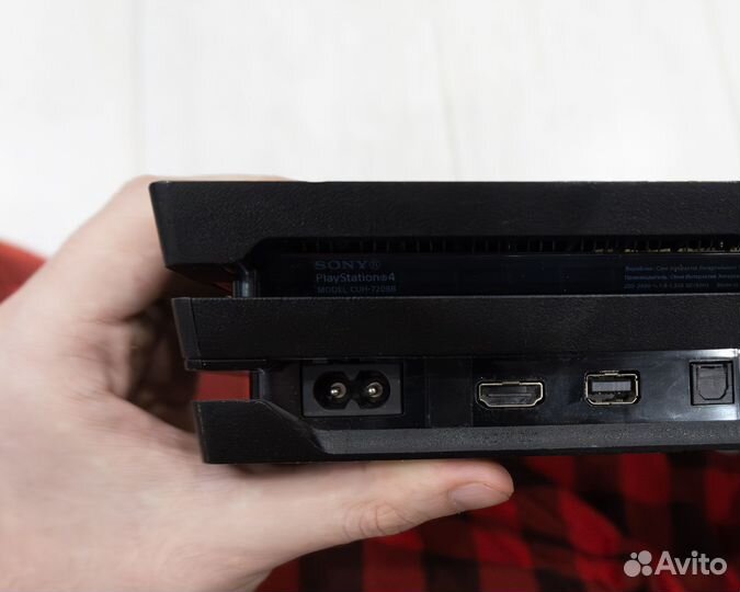 Sony Playstation 4 Pro 1TB (CUH-7208B)