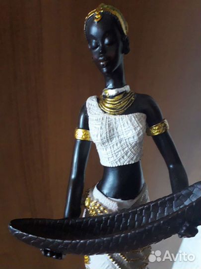 Статуэтка эфиопка