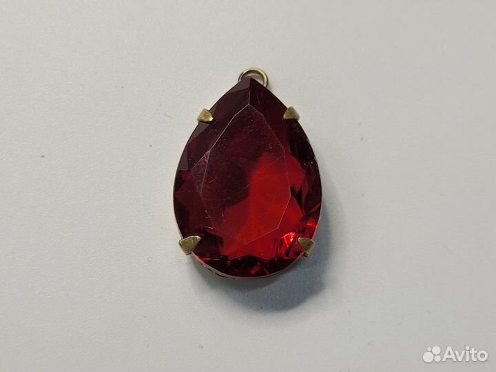 Кулон подвеска Капля 28*19мм Красный камень Чехия