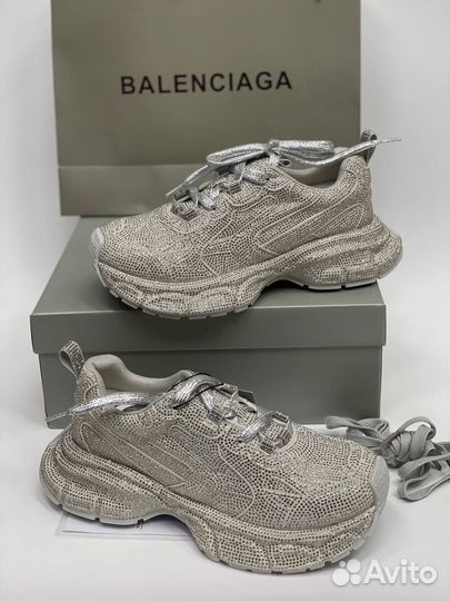 Кроссовки Balenciaga в стразах