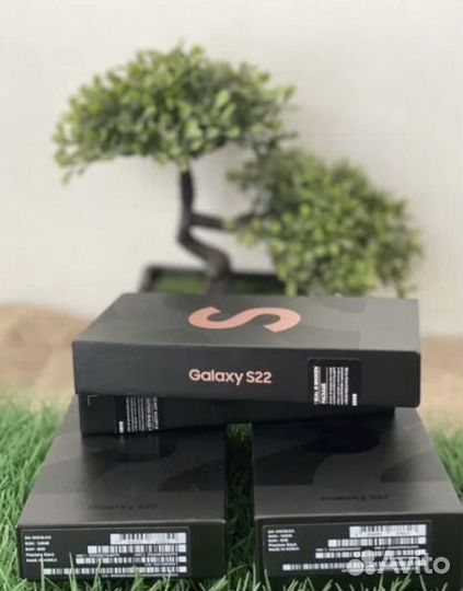 Samsung Galaxy S22 (8/128Gb)